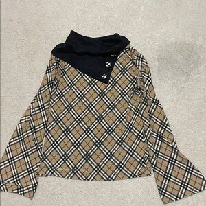 Plaid Long Sleeve Top with Black Collar